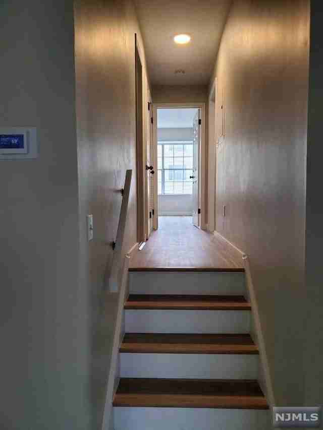 523 Windsor Dr - Photo 3 of 15