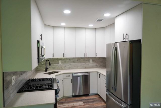 268 Oakland Ct - Photo 3 of 18