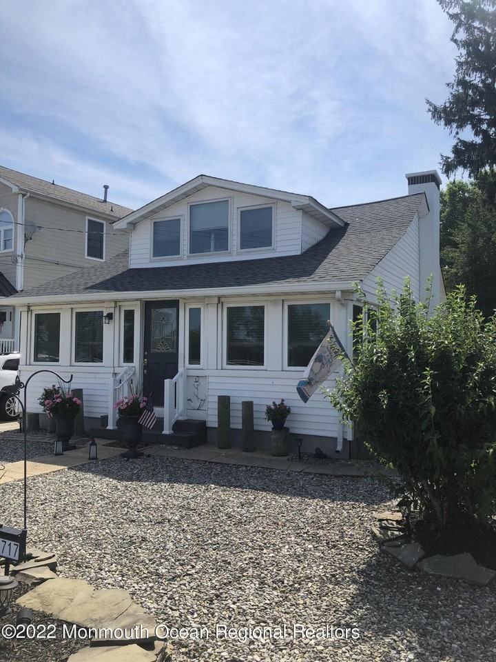 1717 River Rd - Photo 2 of 25