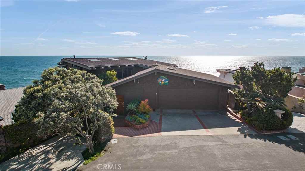 1911 Ocean Way - Photo 3 of 38