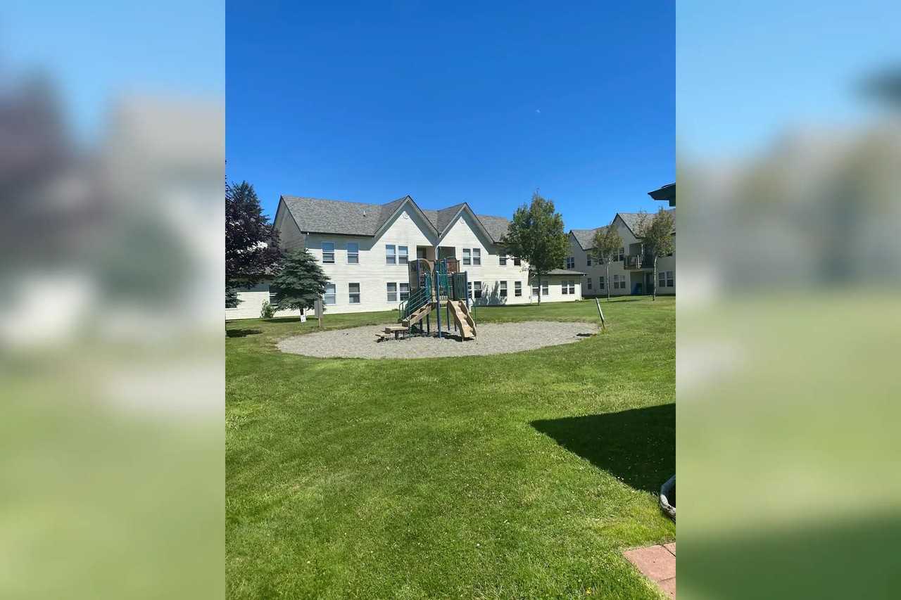 1502 Harvard St - Photo 2 of 8