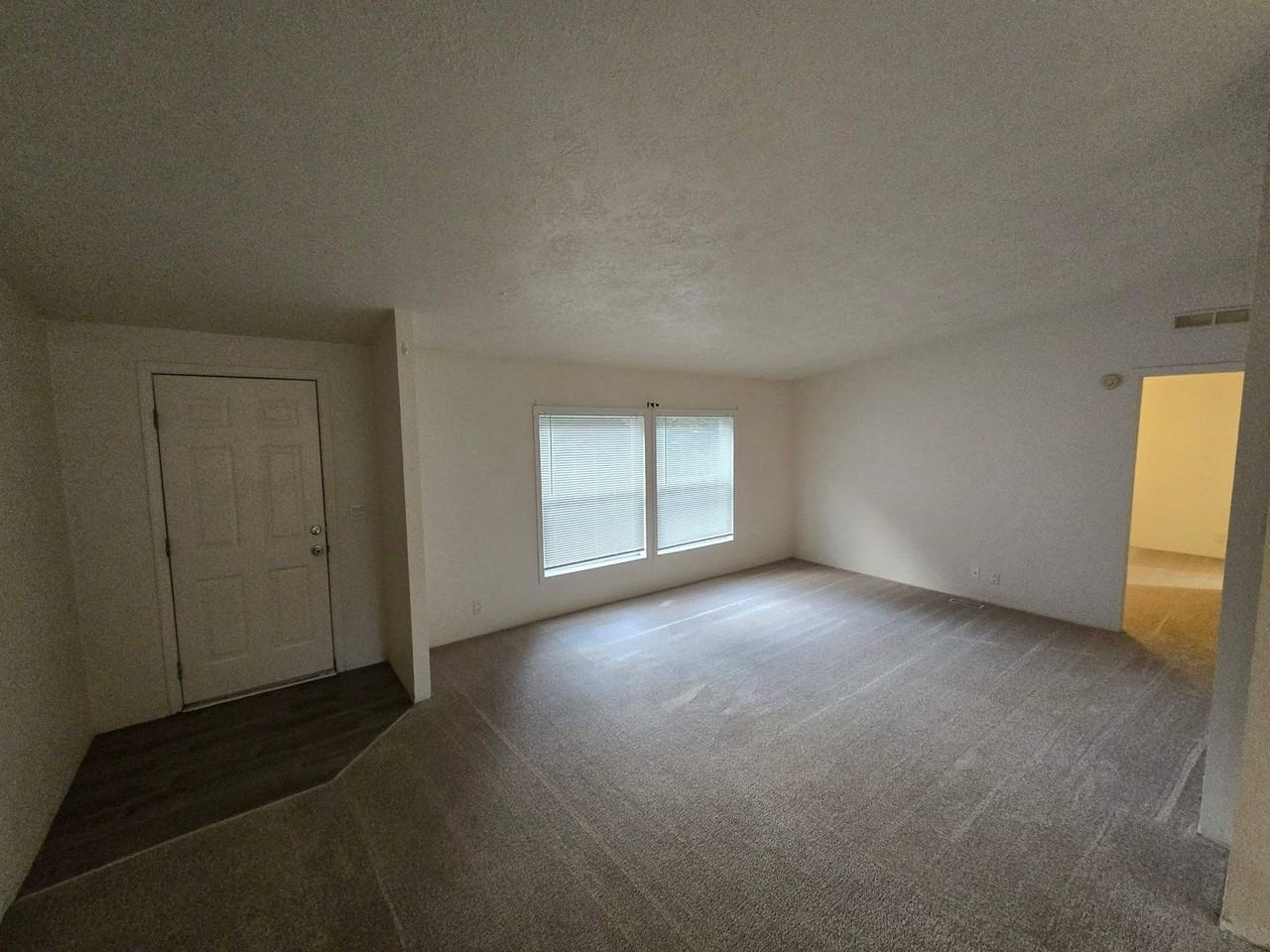 13808 Horsefall Ave Se - Photo 3 of 14