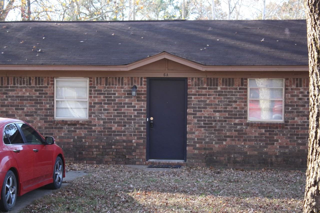 10002 Shannon Dr - Photo 2 of 20