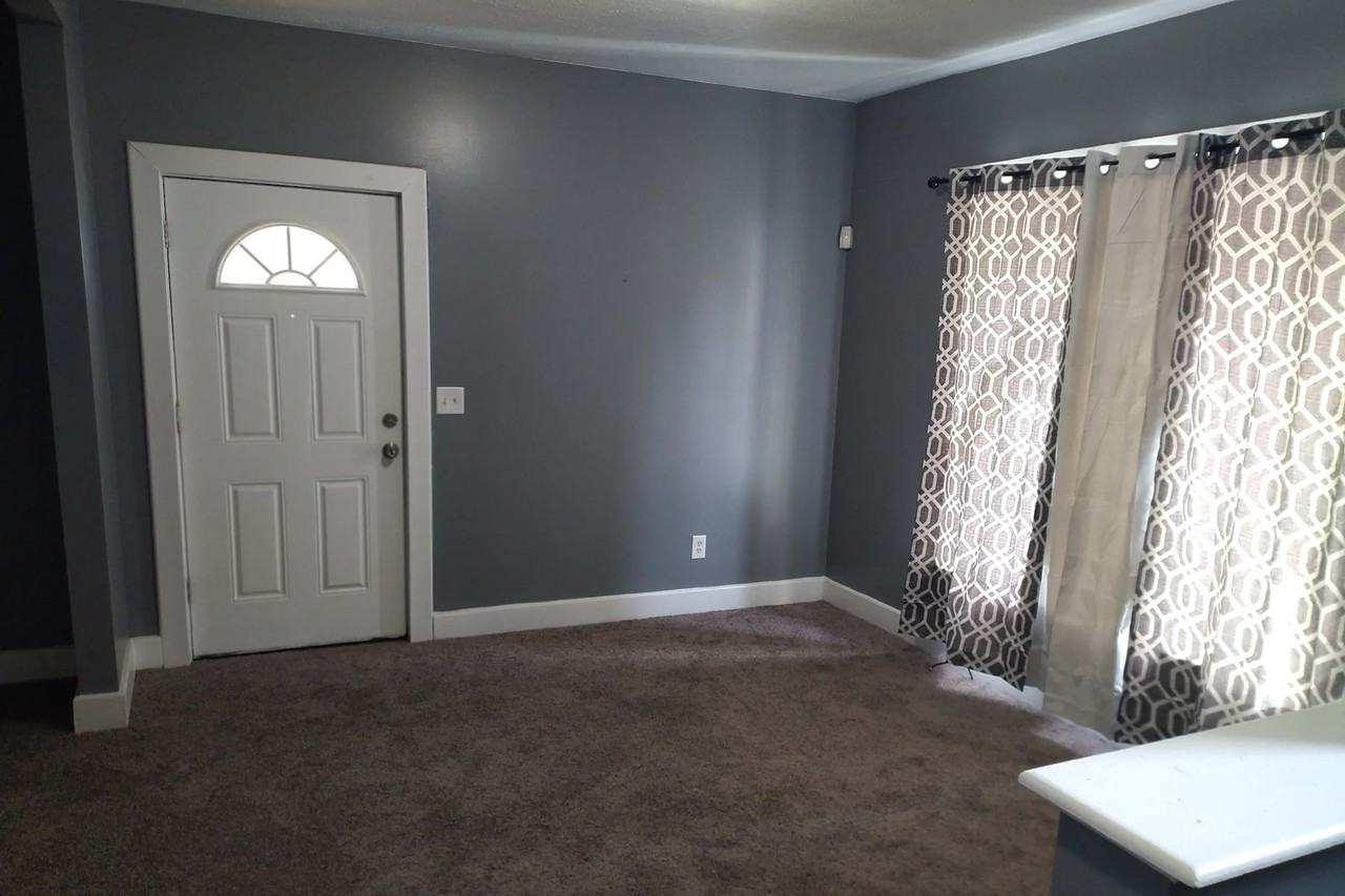 185 Webster Ave - Photo 3 of 7