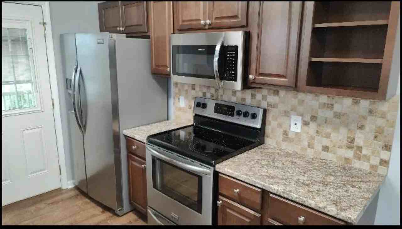 1405 Appalachain Dr - Photo 3 of 9