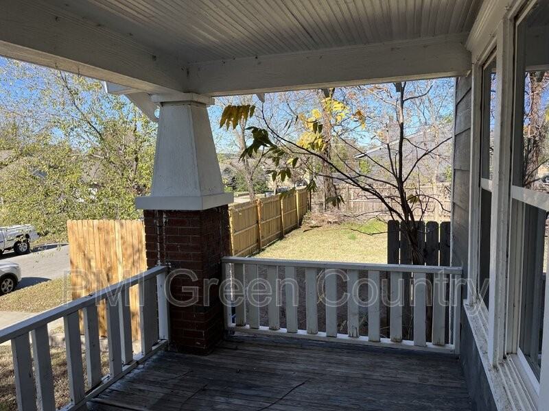 1223 S Quaker Ave - Photo 2 of 19