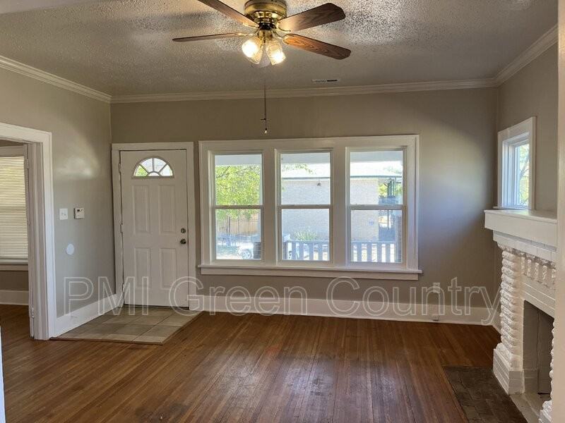 1223 S Quaker Ave - Photo 4 of 19