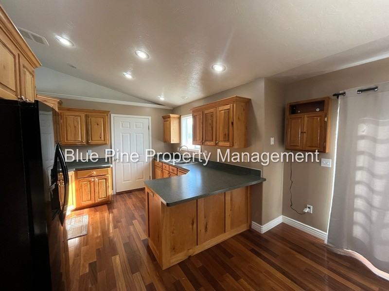 3084 Madeline Ct - Photo 4 of 29