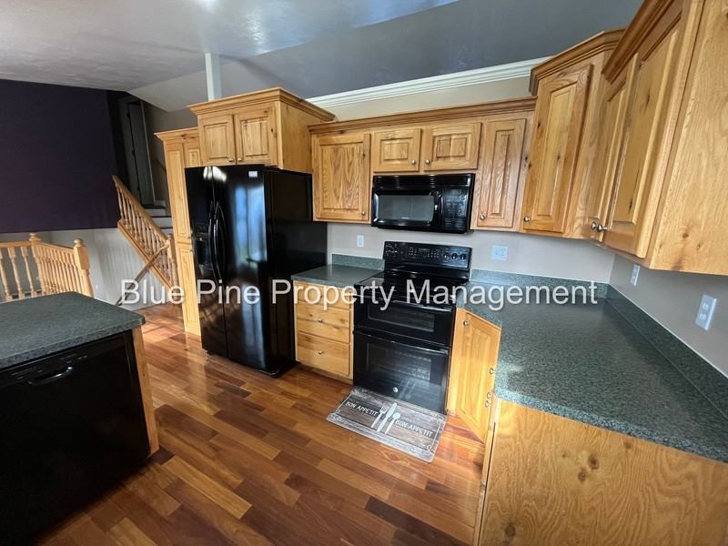 3084 Madeline Ct - Photo 6 of 29