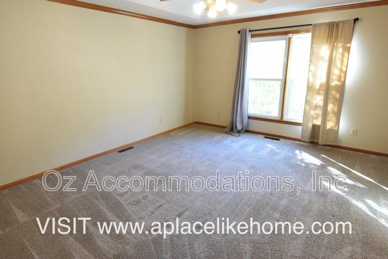 15813 N Water St - Photo 5 of 22