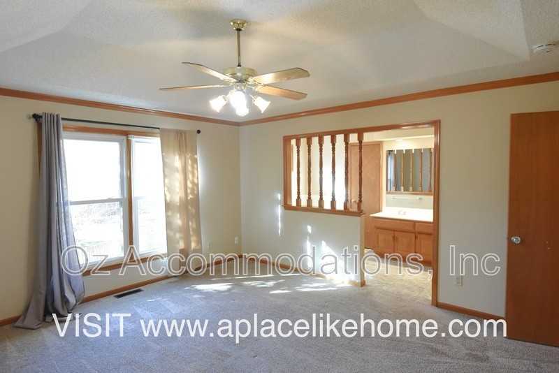 15813 N Water St - Photo 6 of 22