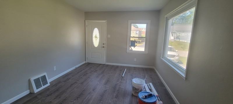 7708 Brocton Ct - Photo 3 of 10