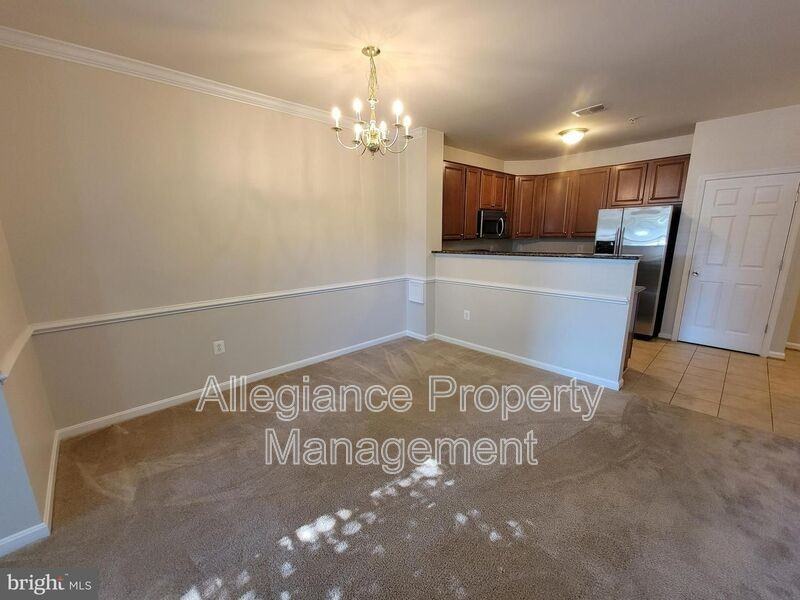 15555 John Diskin Cir - Photo 3 of 18