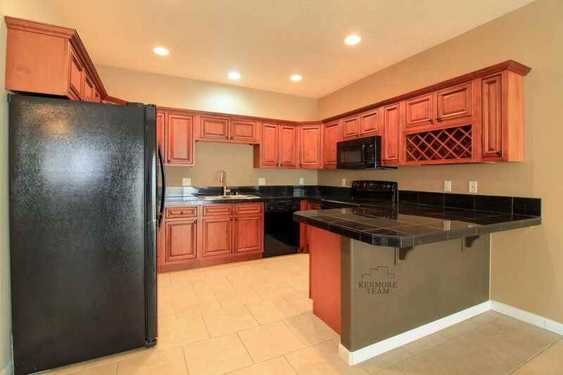 114 S Tweedt Pl - Photo 2 of 11