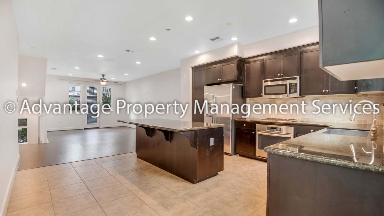 5279 Iron Horse Pkwy - Photo 2 of 21