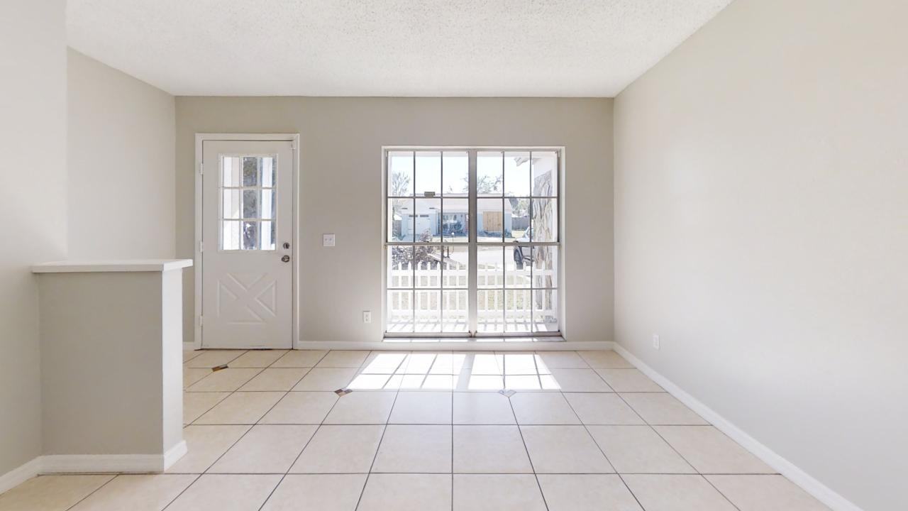 222 Regal Park Dr - Photo 3 of 17