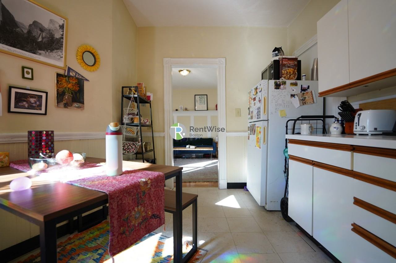 1118 Commonwealth Ave #3A - Photo 6 of 15