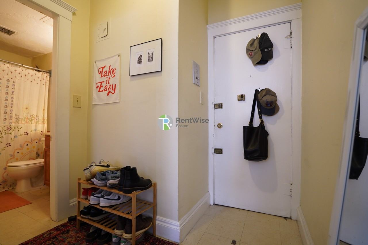 1118 Commonwealth Ave #3A - Photo 7 of 15