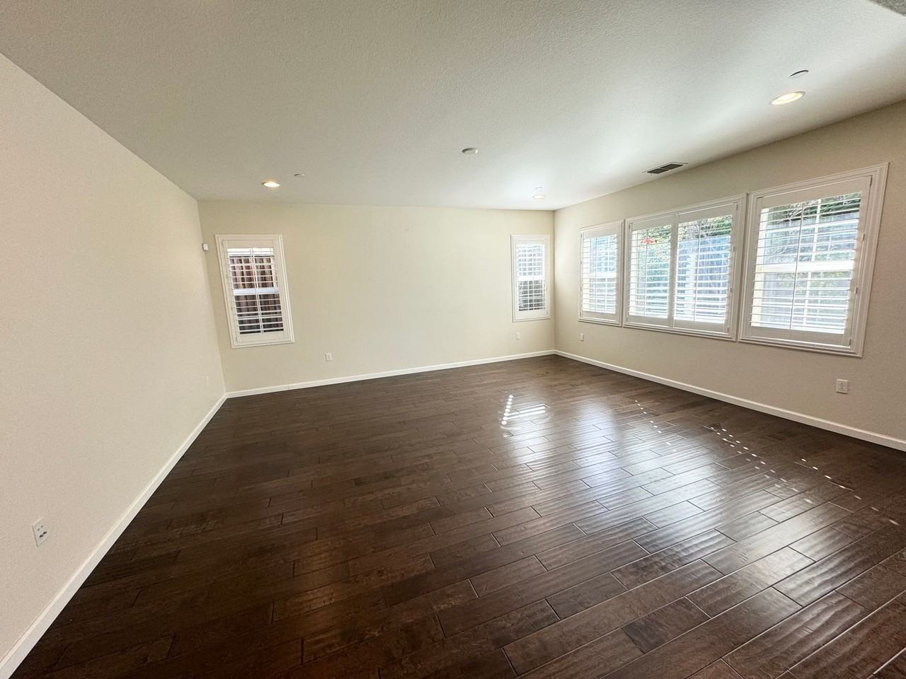 3508 Corsica Ct - Photo 2 of 28