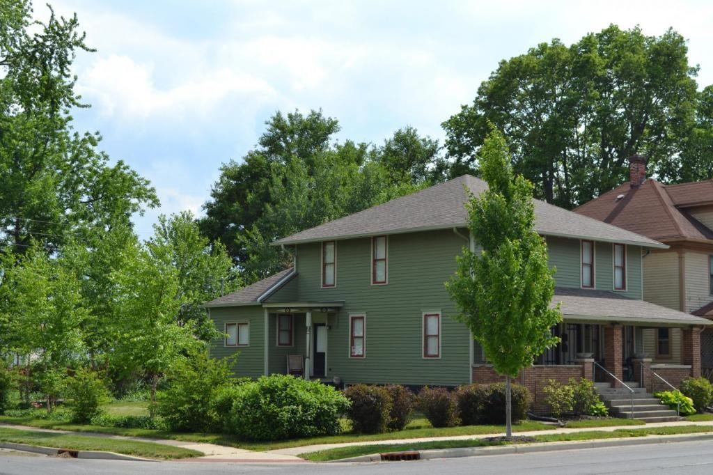 1427 E Broadway - Photo 2 of 14