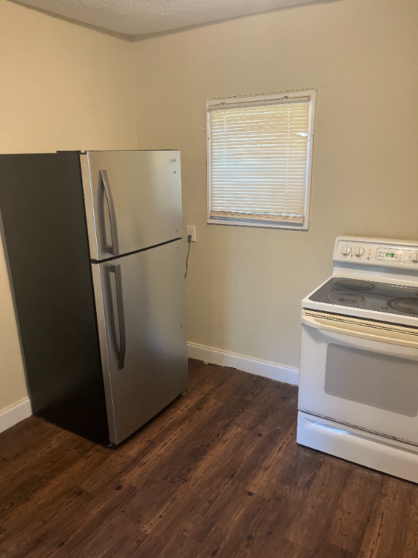 215 Vandergriff St - Photo 5 of 14