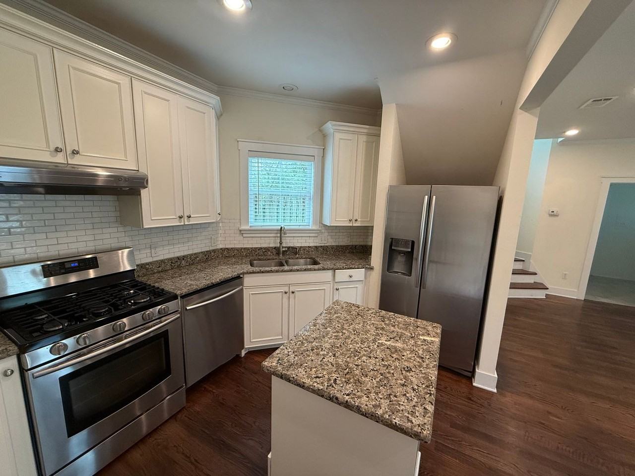 710 Truett Dr - Photo 2 of 15