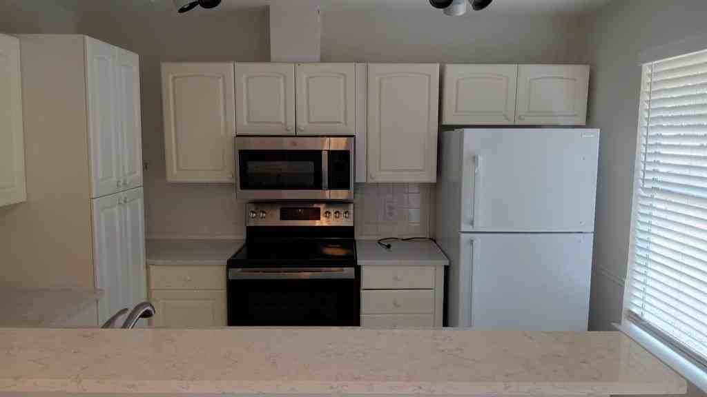 9405 Newberry Dr - Photo 3 of 8
