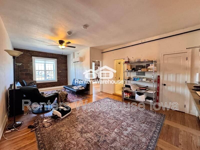 224 5th St #203 - Photo 2 of 10