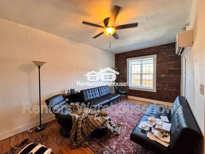 224 5th St #203 - Photo 3 of 10