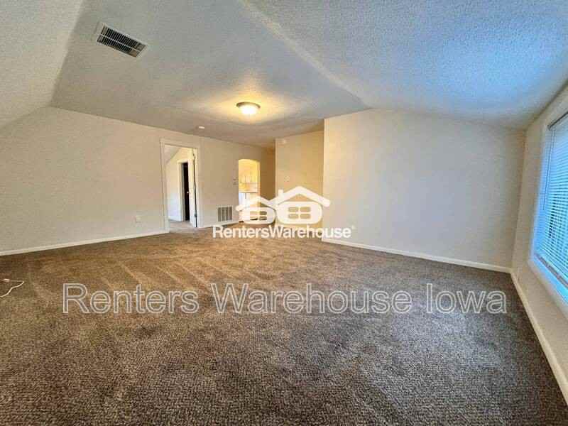 212 N 13th St #4 - Photo 3 of 12