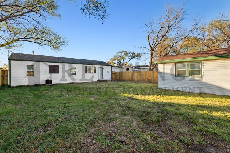 3026 S Glenn Ave - Photo 6 of 25