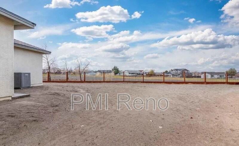 1703 Gem Ct - Photo 3 of 21