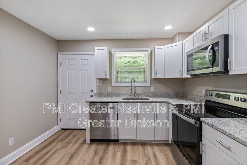 201 Sylvis St #8 - Photo 5 of 10