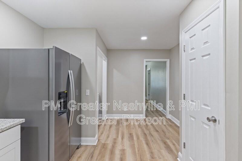 201 Sylvis St #8 - Photo 7 of 10