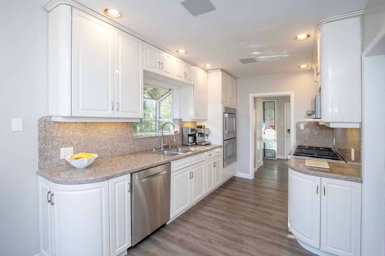 13 Broadway - Photo 2 of 32