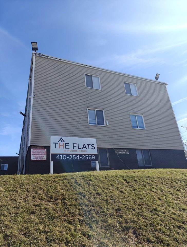 Flats at Moores Apartments - Photo 3 of 9