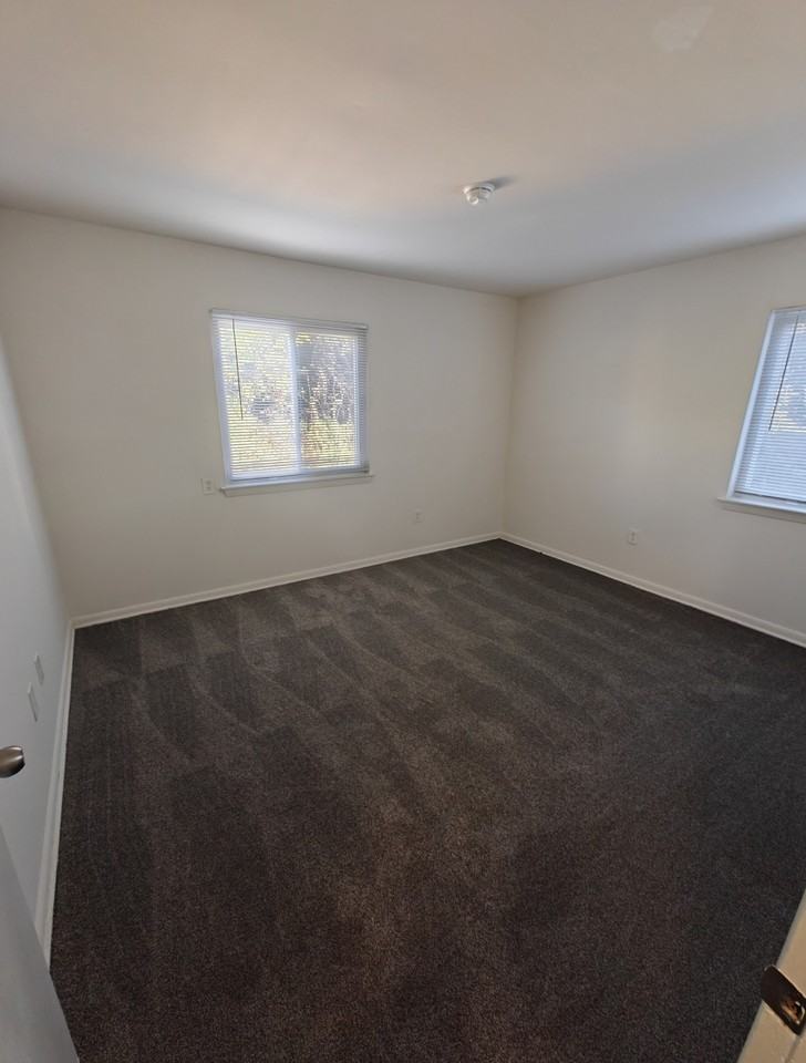 Flats at Moores Apartments - Photo 4 of 9