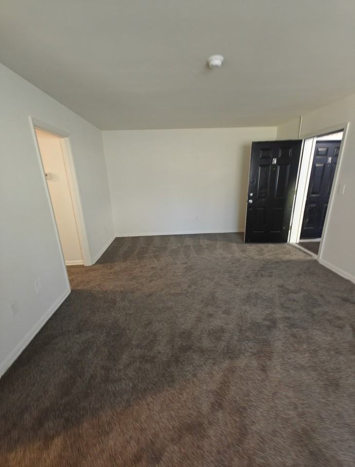 Flats at Moores Apartments - Photo 5 of 9