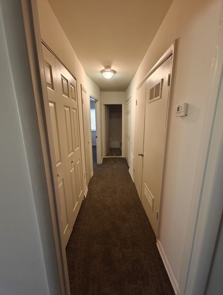 Flats at Moores Apartments - Photo 7 of 9