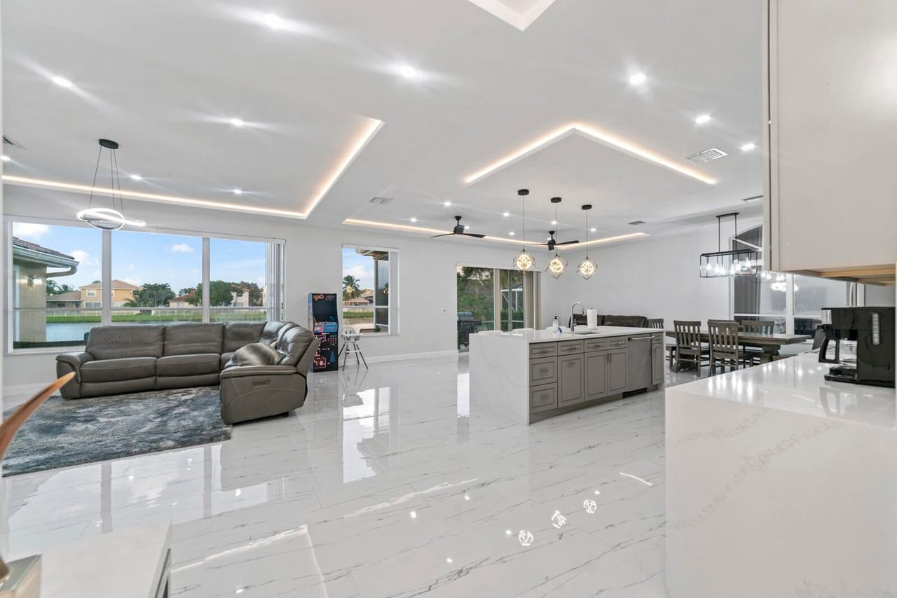 9252 Lake Serena Dr - Photo 3 of 21