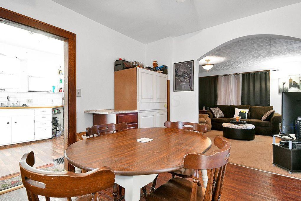 250 N Eureka Ave #NA - Photo 3 of 6