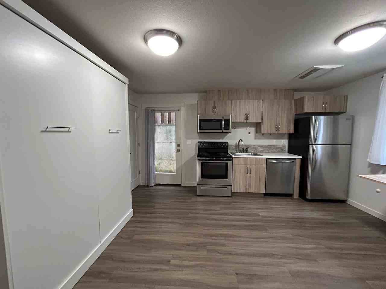 5475 N Bowdoin St - Photo 6 of 20