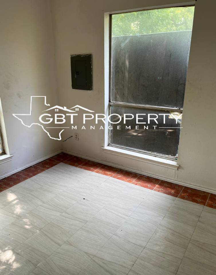 5422 Arizona Trl - Photo 3 of 9