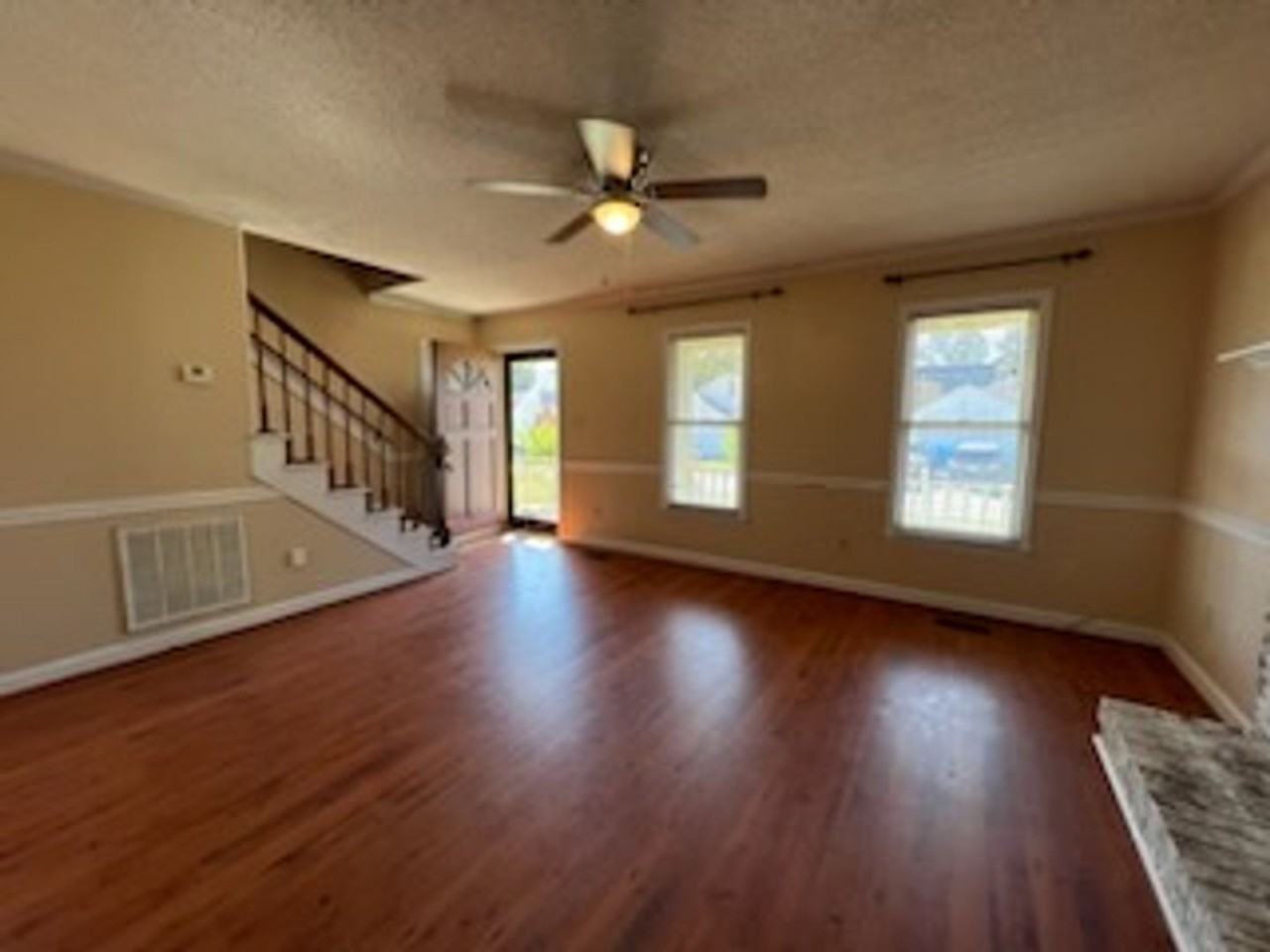 500 Kane Ct - Photo 3 of 15
