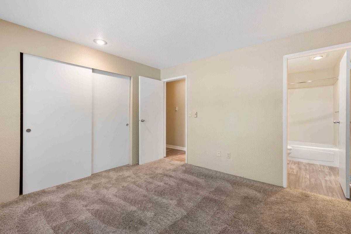 11812 E Gibson Rd - Photo 3 of 18