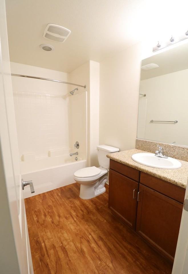 1000 Indigo Pl - Photo 6 of 34