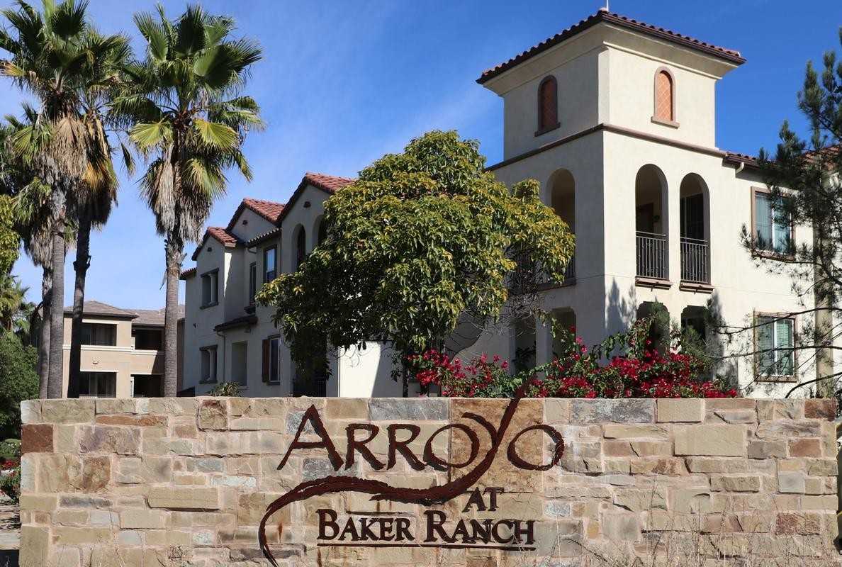 1000 Indigo Pl - Photo 3 of 34