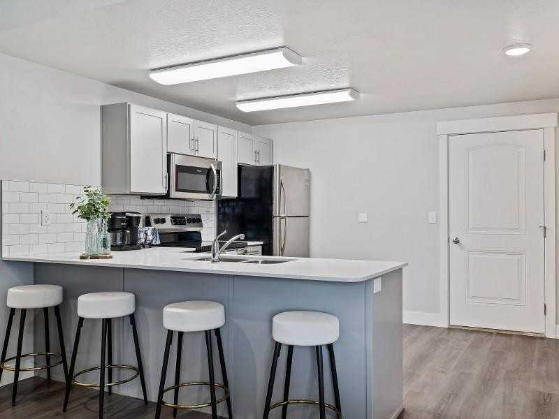 157 E 2225 N - Photo 6 of 26