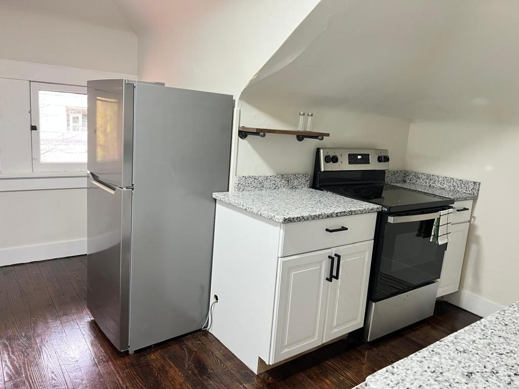 1555 Neil Avenue - Photo 5 of 17