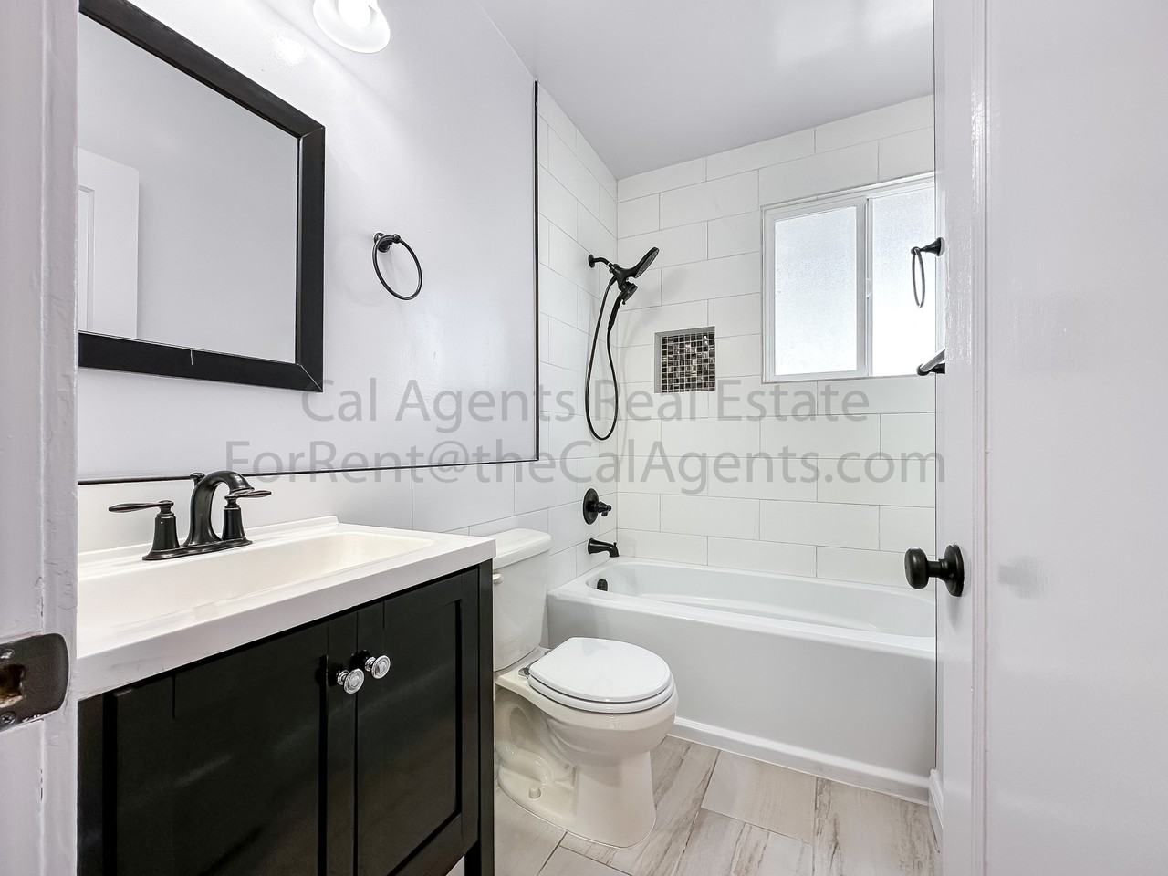 5115 Shattuck Ave #A - Photo 2 of 11